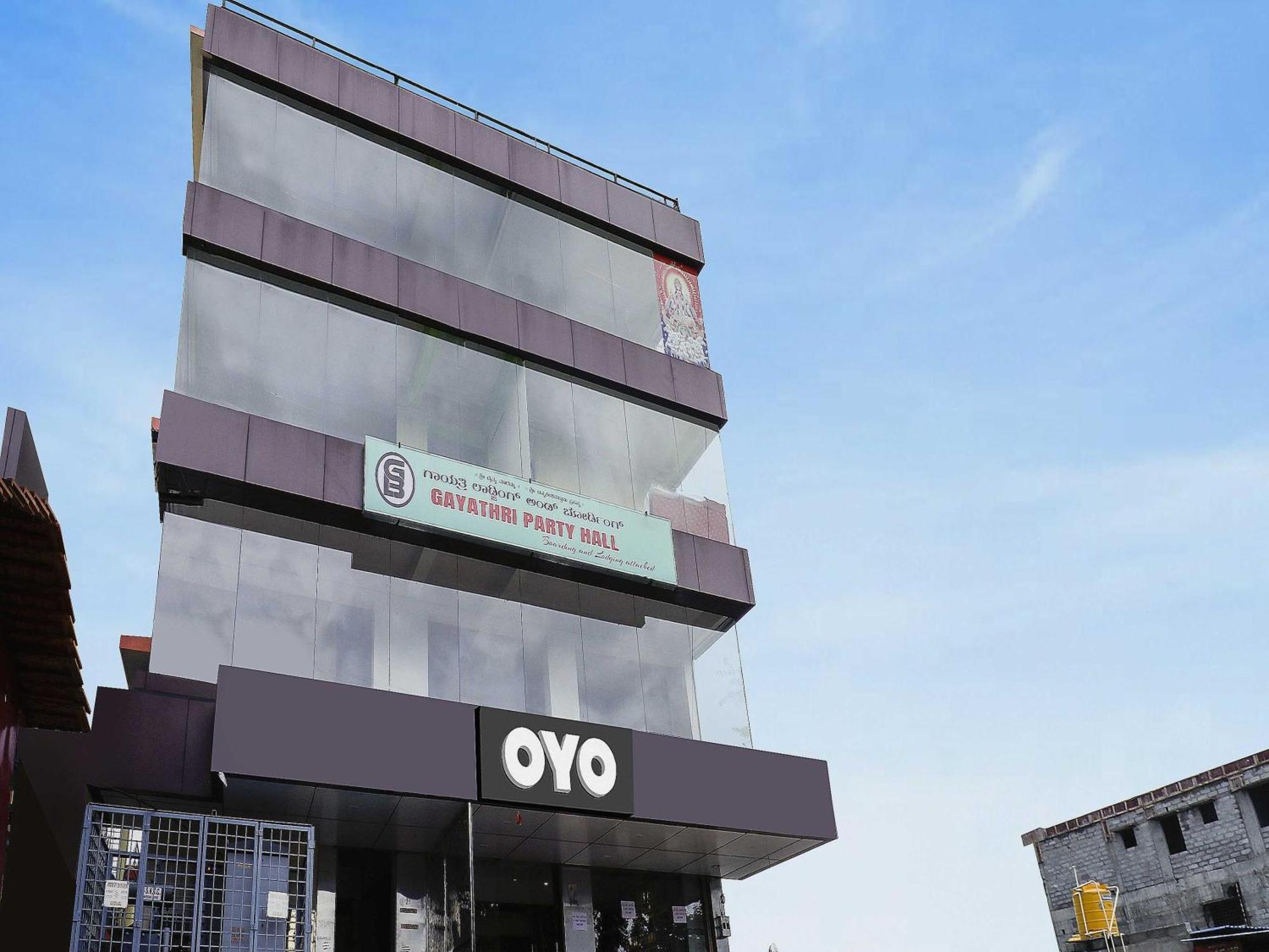 Oyo Flagship Gayathri Lodging & Boarding Hotel Bangalore Eksteriør billede